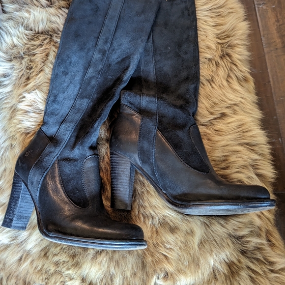 Women's Frye Villager pull on boots. - Picture 3 of 4